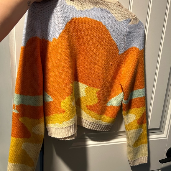 Super cute thrifted sweater🫶🏼 - Picture 3 of 3